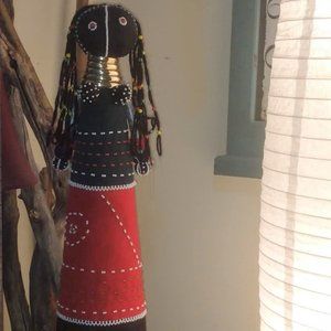 NWOT 29 inch tall South African Ndebele Epopi Doll